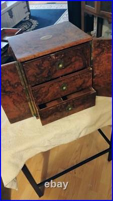 19TH C BURL WALNUT HUMIDOR BOXA 19th Century Burr Walnut Humidor