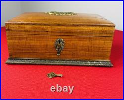 ANTIQUE CN SWIFT NEW YORK MAHOGANY SMOKING CIGAR HUMIDOR CASE With Key Complete