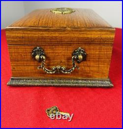 ANTIQUE CN SWIFT NEW YORK MAHOGANY SMOKING CIGAR HUMIDOR CASE With Key Complete