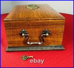 ANTIQUE CN SWIFT NEW YORK MAHOGANY SMOKING CIGAR HUMIDOR CASE With Key Complete