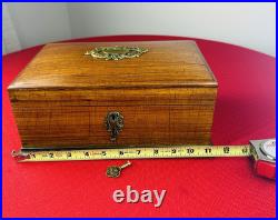 ANTIQUE CN SWIFT NEW YORK MAHOGANY SMOKING CIGAR HUMIDOR CASE With Key Complete