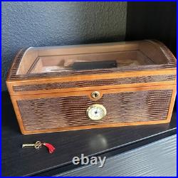 Adorini Vega Deluxe glass top humidor
