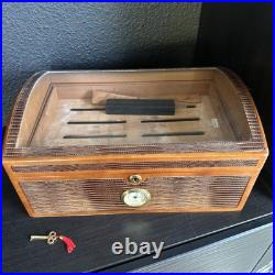 Adorini Vega Deluxe glass top humidor