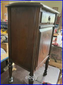 Antique Cushman Cabinet Humidor Bennington, Vermont Brass Lined Original Finish
