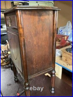 Antique Cushman Cabinet Humidor Bennington, Vermont Brass Lined Original Finish