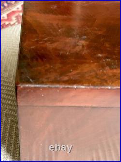 Antique Mahogany Humidor 7.5x10.5x6.25