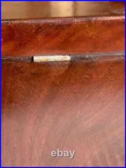 Antique Mahogany Humidor 7.5x10.5x6.25