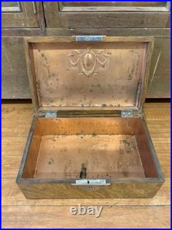 Antique Tobacco Cigar Humidor Box Quarter Sawn Tiger Oak Wood Copper Lined 1900s