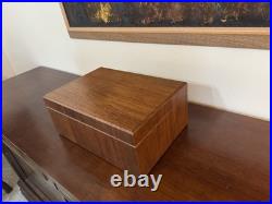 Beautiful Wood Cigar Humidor Box Very Nice