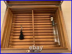 Black lacquer Lockable humidor Black lacquer Lockable humidor