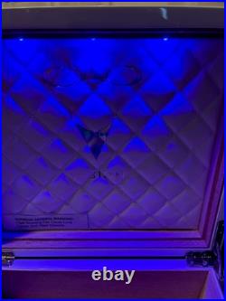CAO Vision Cigar Box Humidor Blue LED Lighting White Piano Gloss Finish MINT CAO Vision Cigar Box Humidor Blue LED Lighting White Piano Gloss Finish MINT
