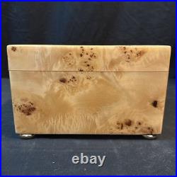 CUERVO Y SOBRINOS Rare Luxury Bird's Eye Maple Wood Humidor Box