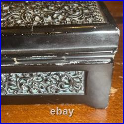 Cast Bronze Cedar Lined Humidor Antique c. 1800s Cast Bronze Cedar Lined Humidor Antique c. 1800s