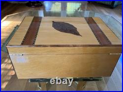 Cigar humidor