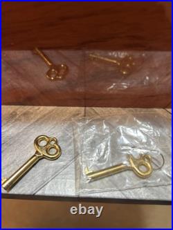 Classic IDC Supreme Humidor With2 Keys 13.5 X 9.5 X 6 for that special aficionado