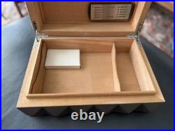 Colibri Quasar Humidor Never Used, Display 40-45 Cigar