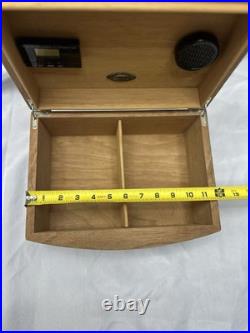 Comoy's Of London Cigar Humidor Carbon Fiber Pattern With Digital Thermo Meter