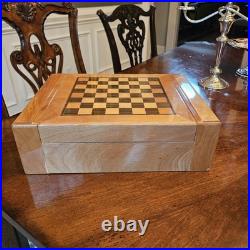 Craftman's Bench Humidor Checkmate Inlaid With Chess Pieces