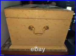 Custom Cigar Humidor (La Rosa Especial) Quality Made Beautiful Artwork