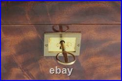 DAVIDOFF Large Lacquered Wood Cigar Humidor (62750) DAVIDOFF Large Lacquered Wood Cigar Humidor (62750)