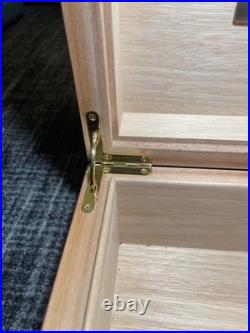 Elie Bleu Medailles Medals'Red 75CT Humidor Excellent Condition