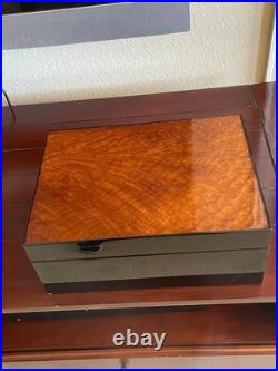 Exquisite Savinelli Italian 50 cigar humidor with burlwood and piano black