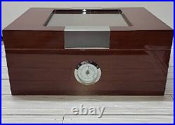 Fashioned Lacquered Walnut Wood Cedar Lined Cigar Humidor Holds 60