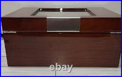 Fashioned Lacquered Walnut Wood Cedar Lined Cigar Humidor Holds 60