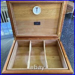 Finely Handcrafted Cigar Humidor Cherry & Curly Maple