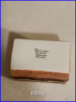 Limoges Humidor Cigar Box With Removable Cigar With Leaf Clasp