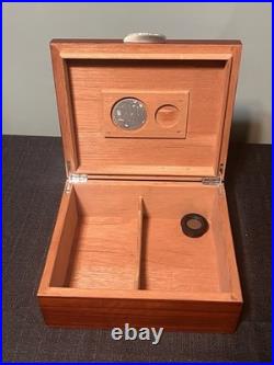Lotus Quality Desk Cigar Humidor Fits 20-30 Sticks with Hygrometer