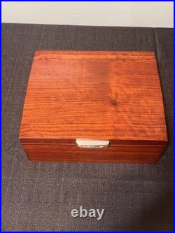 Lotus Quality Desk Cigar Humidor Fits 20-30 Sticks with Hygrometer