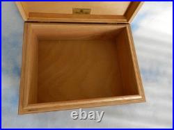 Mastro De Paja Cigar Humidor Laquered Burl Finish withHygrometer Near Mint Italy