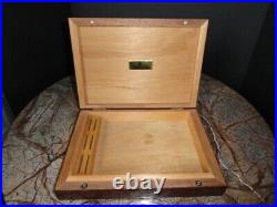 Mastro de Paga Travel Humidor Measures 10.5 L X 8 W X 2 H