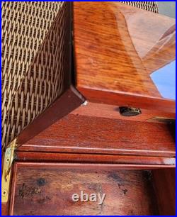 Michel Perrenoud Mahogany Humidor 25 ct Measures 10 L x 7.75 W x 4.5 H