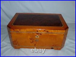 Quality Importers Premier Wooden Humidor with Key