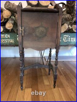 Rare Vintage Wooden Humidor Smoking/ Table Stand/Metal Lined /Classic Tobacciana