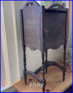 Rare Vintage Wooden Humidor Smoking/ Table Stand/Metal Lined /Classic Tobacciana