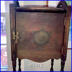 Rare Vintage Wooden Humidor Smoking/ Table Stand/Metal Lined /Classic Tobacciana