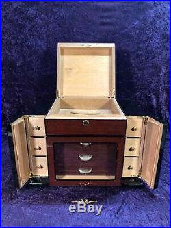Romeo Y Julieta Gorgeous Laquered 2 Tone Humidor Box