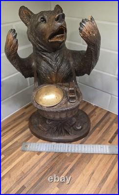 Standing Black Forest Bear Humidor with Ashtray Swiss Woodcarving Standing Black Forest Bear Humidor with Ashtray Swiss Woodcarving