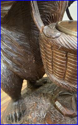 Standing Black Forest Bear Humidor with Ashtray Swiss Woodcarving Standing Black Forest Bear Humidor with Ashtray Swiss Woodcarving