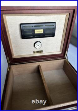 Thomas Cristiano Wood Humidor with Divider, Hygrometer, Humidifier