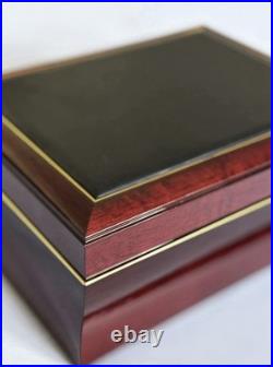 Thomas Cristiano Wood Humidor with Divider, Hygrometer, Humidifier