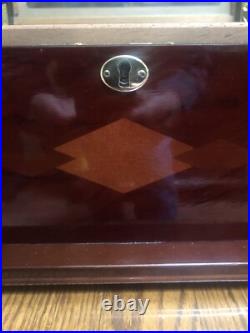 Thompson beveled glass, humidor preowned, beautiful, up To 150 cigars