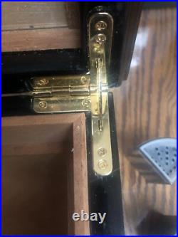 Thompson beveled glass, humidor preowned, beautiful, up To 150 cigars