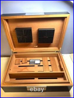Unused S. T Dupont humidor Cigar Case Black Silver without box