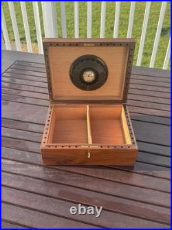 VTG Handmade Cigar Humidor. Excellent Condition. Made In Italy
