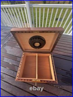 VTG Handmade Cigar Humidor. Excellent Condition. Made In Italy