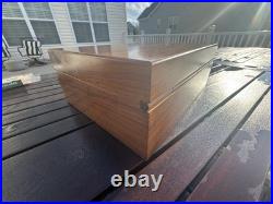 VTG Handmade Cigar Humidor. Excellent Condition. Made In Italy
